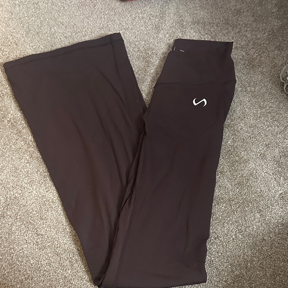 Women's High-Rise Dark Brown Flare Leggings